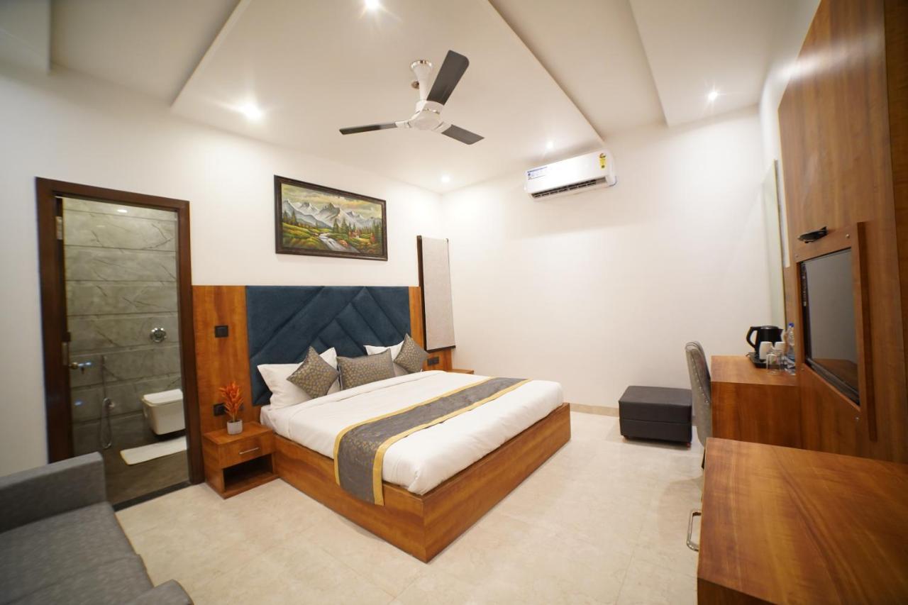 Hotel Elite - 5 Mins From Golden Temple Amritsar Esterno foto